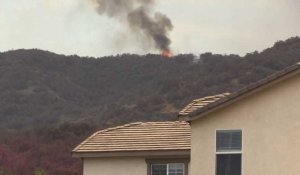 Californie: le 'Holy Fire' menace les habitations