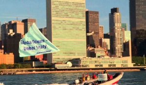 Traité protégeant la haute mer: action de Greenpeace à New York