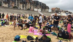 Des milliers de jeunes franciliens sur la plage de Cabourg