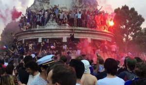 Les Bleus champions du monde : immense fête populaire place de la République à Paris