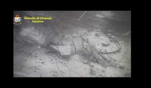 Gênes: de nouvelles images du pont Morandi qui s'effondre publiées
