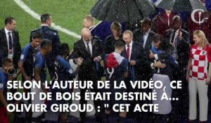 VIDEO. Coupe du Monde 2018 : les Bleus visés par un projectile lors de la remontée des Champs-Elysées