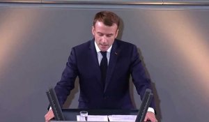 Gilets jaunes : la presse étrangère se déchaîne contre Emmanuel Macron