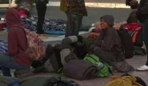 Mexique: des migrants se réveillent près d'un poste-frontière