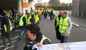 Alençon. Gilets jaunes : environ 120 manifestants dans la galerie du Centre Leclerc 