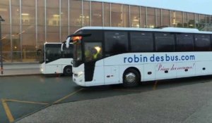 Gilets jaunes: départ d'un bus de manifestants pour Paris