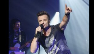 De retour sur scène, David Hallyday rend un vibrant hommage à son père.