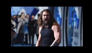 Jason Momoa lance un Haka impressionnant sur le tapis rouge de "Aquaman"