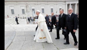 Le pape François interdit la vente de cigarettes au Vatican