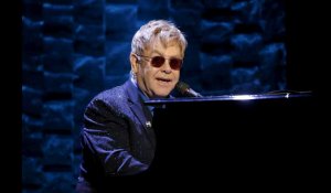 Elton John annule des concerts après une grave infection bactérienne.