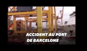 À Barcelone, ce ferry percute une grue et provoque un incendie
