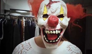 Halloween : Cyril Hanouna et les chroniqueurs de TPMP piégés par un clown en coulisses ! (exclu vidéo)