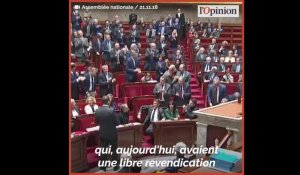 A l'Assemblée, le député Jean Lassalle arbore un gilet jaune en signe de protestation