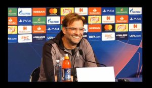 L'entraîneur de Liverpool Jürgen Klopp troublé par la voix "érotique" d'une traductrice (vidéo)
