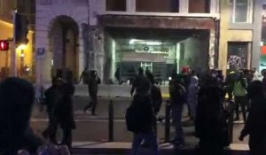 Vieux-Port évacué, manifestants repoussés sur la Canebière... La tension est palpable à Marseille