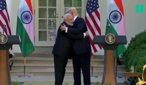 Modi a trouvé comment échapper aux terribles poignées de main de Trump