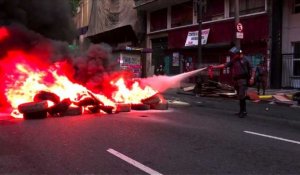 Brésil: des manifestants bloquent les routes de Sao Paulo