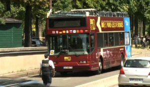 Paris: un bus de tourisme heurte un tunnel, au moins 4 blessés