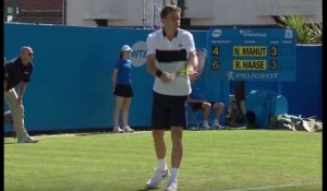 Zap Sport 27 juin : Nicolas Mahut se fait sortir dès le premier tour du tournoi d'Eastbourne (vidéo)