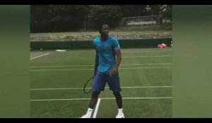 Gaël Monfils tire une balle de tennis dans les fesses des frères Bryan (Vidéo)