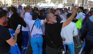 OM-Atlético : une marée de supporters olympiens a envahi le Vieux-Port de Marseille