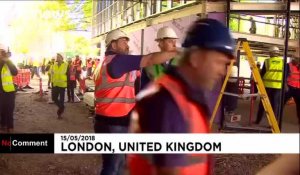 Le prince William, peintre en bâtiment à la tour Grenfell