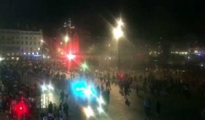 OM-Atlético : les supporters quittent le Vieux-Port, quelques provocations envers les CRS