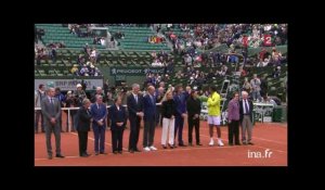 Cérémonie sur le court Philippe Chatrier :  International Tennis Hall of Fame Amélie Mauresmo