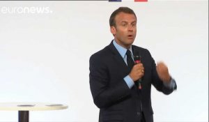 Macron promet du concret pour les banlieues