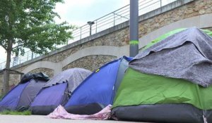 Migrants à Paris: cri d'alarme du monde associatif