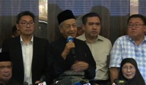 Malaisie:le nouveau Premier ministre annonce avoir prêté serment