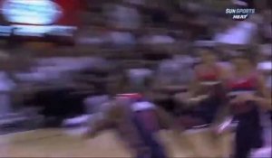 NBA: James Ennis réussit l'un des dunks de l'année