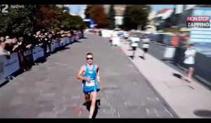 En plein marathon, son short laisse entrevoir ses parties intimes (Vidéo)