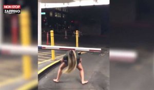 Une jeune femme s'entraîne au limbo et se rate complètement (Vidéo)