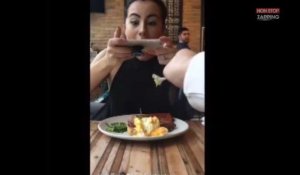 Il s'amuse à ruiner les photos des assiettes prises par ses amis (vidéo)