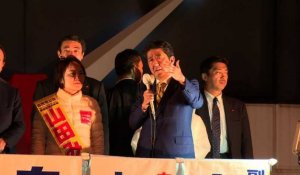 Législatives au Japon: le Premier ministre Abe favori