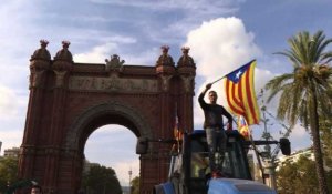 Barcelone: les pro-indépendance réunis devant l'Arc de Triomphe