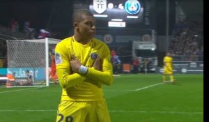 Le PSG écrase Angers 5-0, doublé de Cavani et M'Bappé (vidéo)