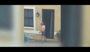 Fusillade en Floride : quand le tireur s'entraînait chez lui (vidéo)