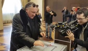 Gérard Depardieu a voté aux élections présidentielles russes ! (Vidéo)