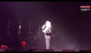 Johnny Hallyday : Sylvie Vartan lui rend un émouvant hommage en concert (Vidéo)