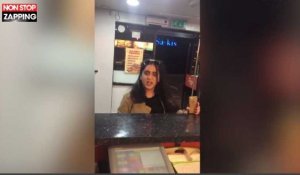 Ivre, une jeune femme insulte et crache sur l'employé d'un fast-food (vidéo)