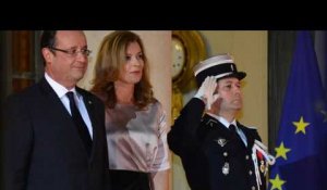 Valérie Trierweiler demande de l'aide au couple Macron