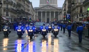 Hommage au colonel Beltrame: le convoi funéraire traverse Paris