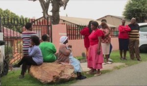 Mort de Winnie Mandela: rassemblement devant sa maison