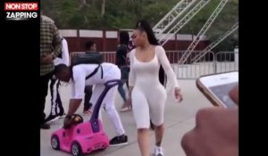 Blac Chyna se bat dans un parc d'attraction devant ses enfants (vidéo)