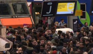 Grève SNCF: la circulation des trains perturbée à Paris