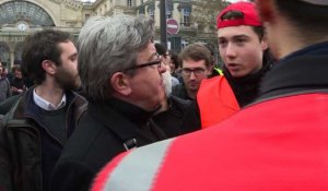 Grève SNCF: Mélenchon rejoint les grévistes gare de l'Est