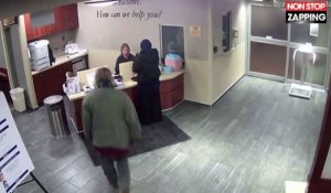 Un homme raciste frappe violemment une jeune femme voilée dans un hôpital (vidéo)