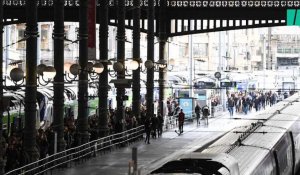 Deuxième jour de grève SNCF: de la foule et du vide dans les gares